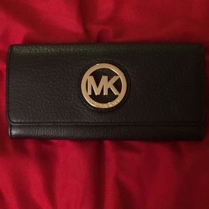 Michael Kors Wallet - Authentic